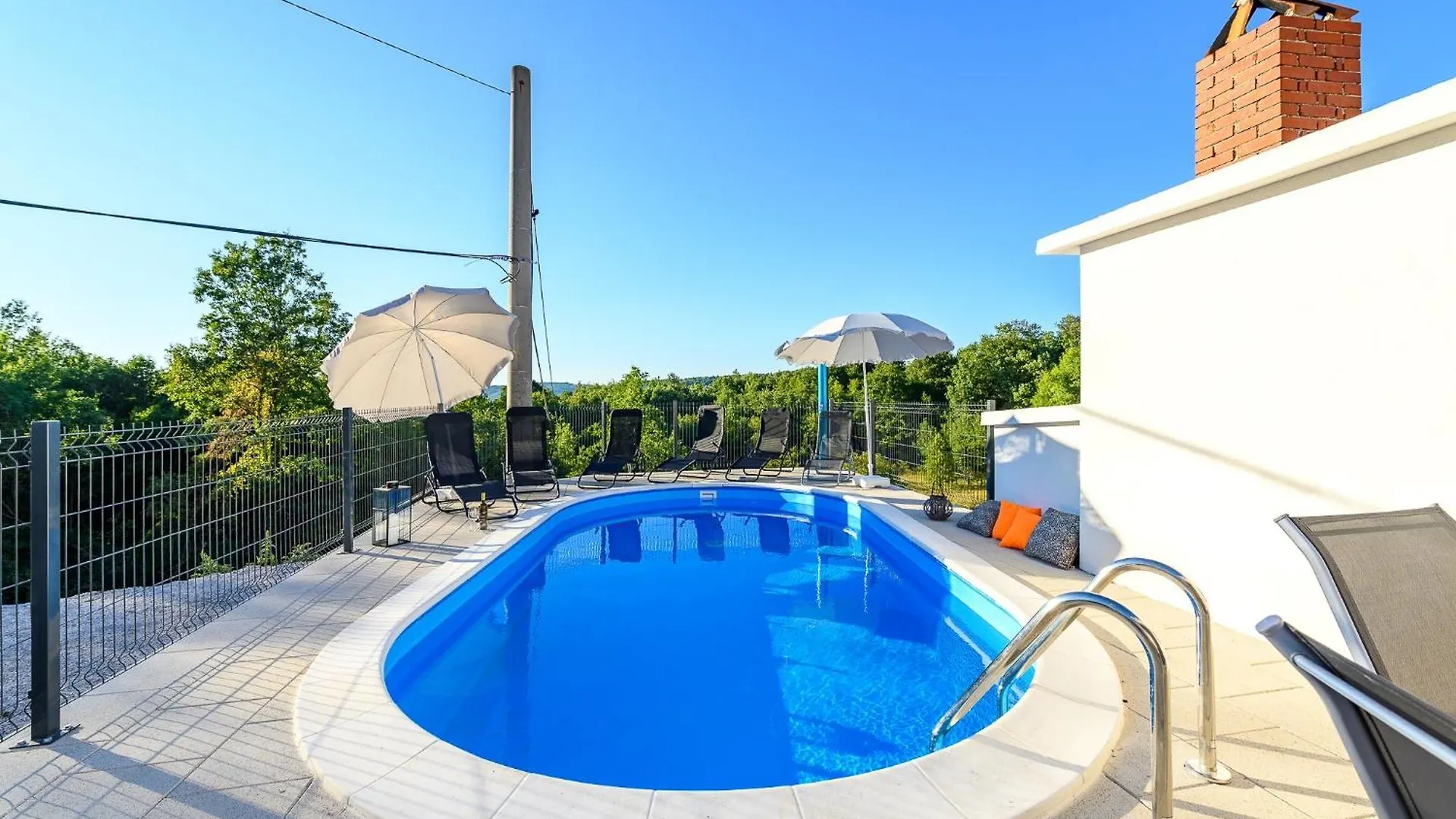 Apartments With A Swimming Pool Labin - 23022